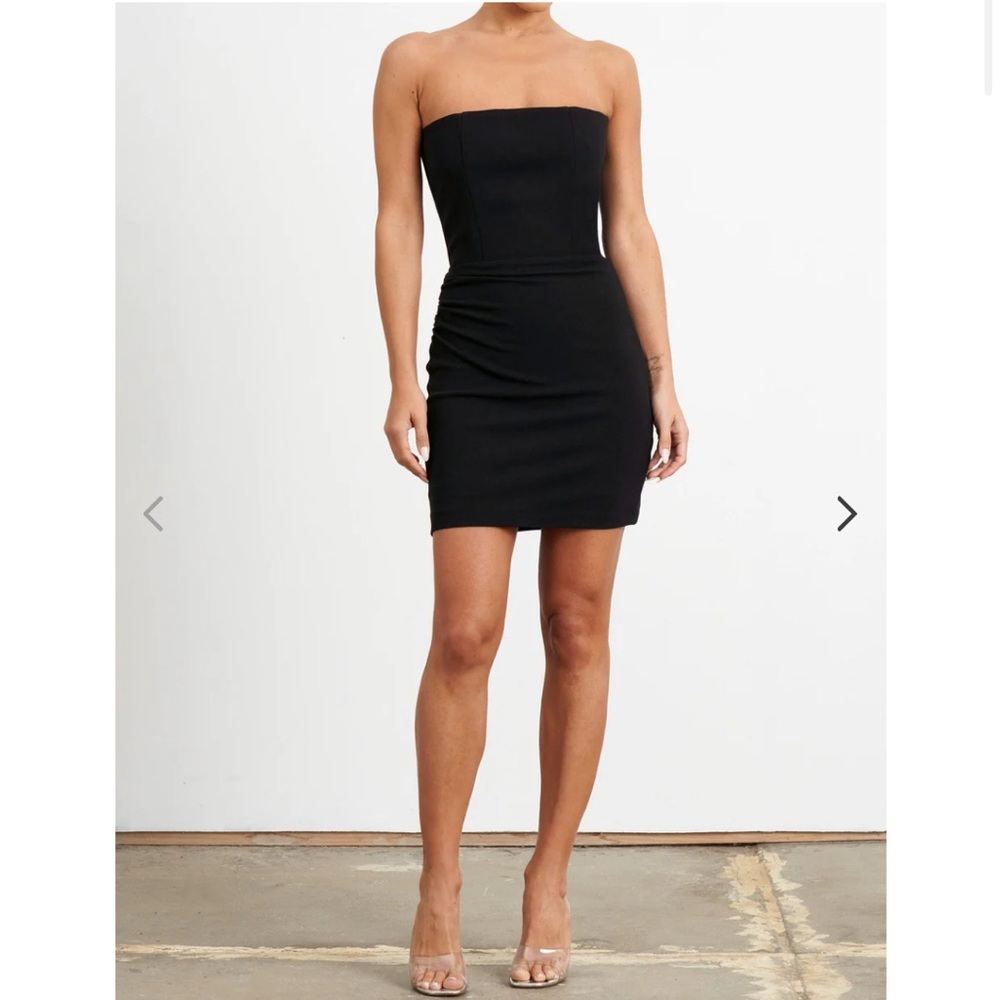 Stunning Like New Effie Kats Timeless Minimalist Strapless Black Mini Dress